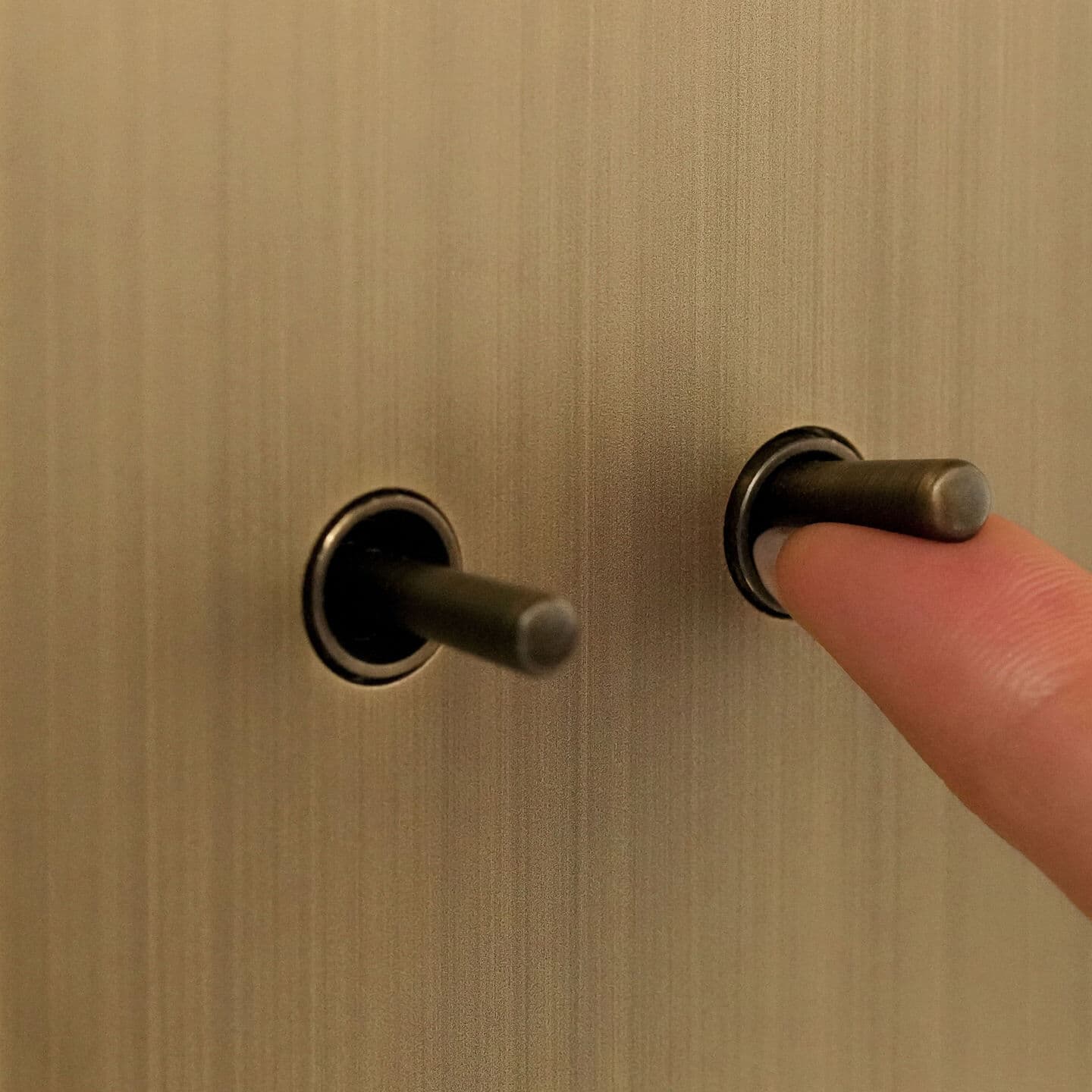 Avienna toggle keypad